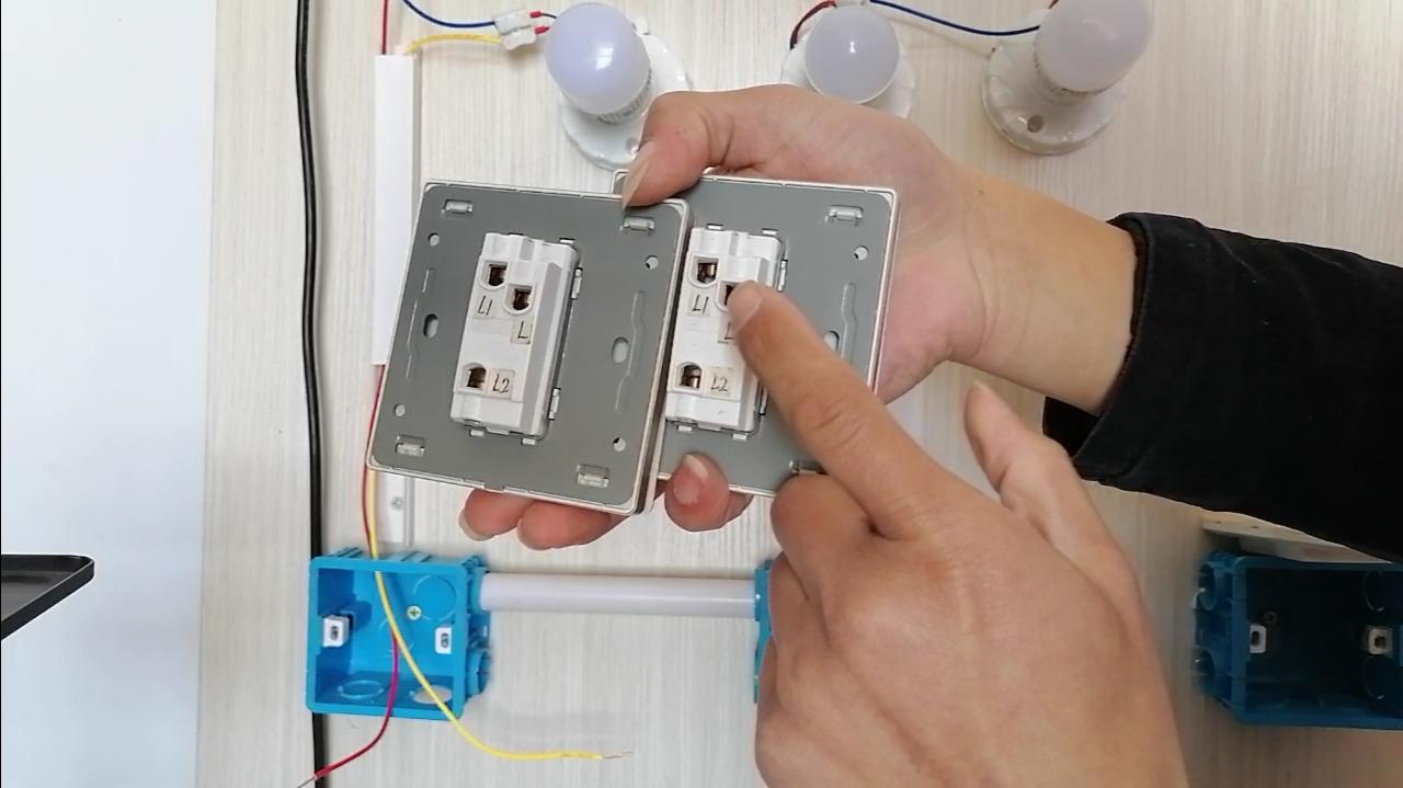 固定底盒是开关、插座的基础活，掌握了这些技巧以后轻松安装面板